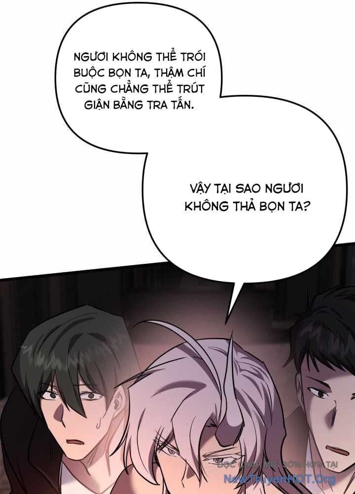 Giả Vờ Làm Kẻ Vô Dụng Ở Học Đường
