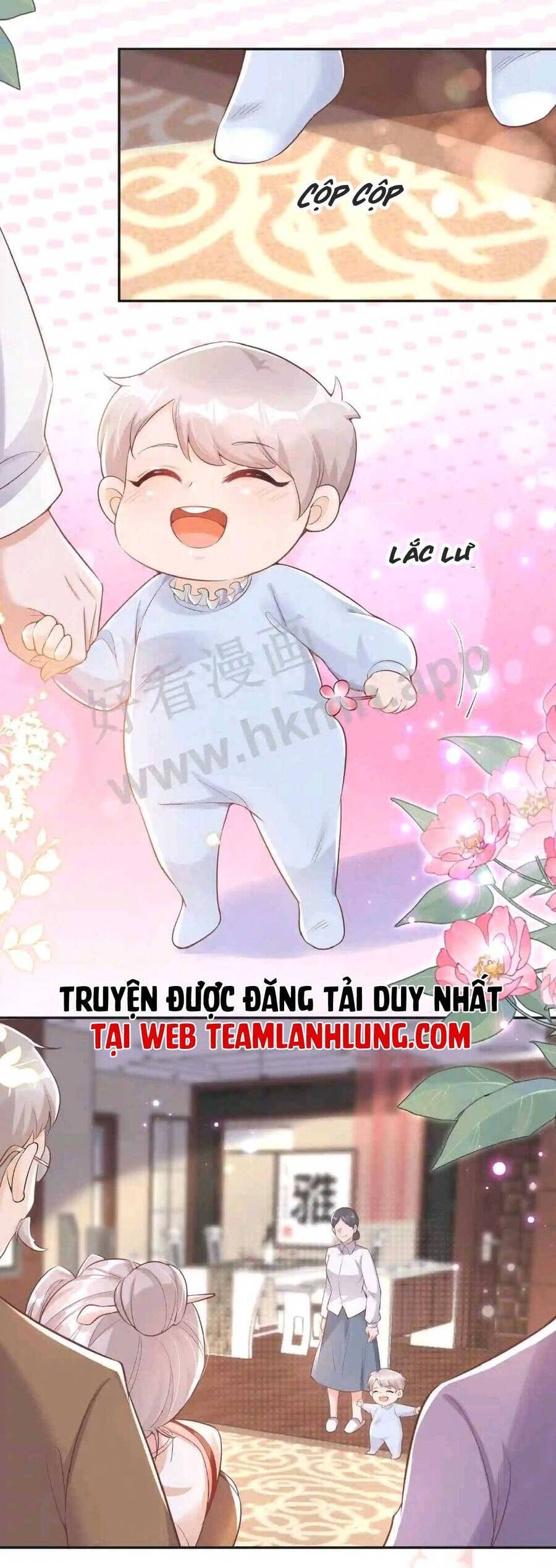 Tiểu manh bảo bốn tuổi theo sư phụ xuống núi