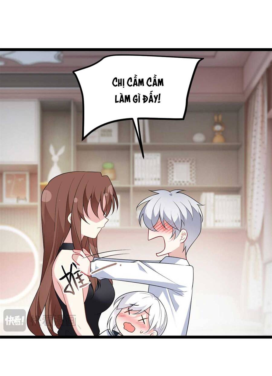 Tôi ở thế giới khác dựa dẫm vào phụ nữ