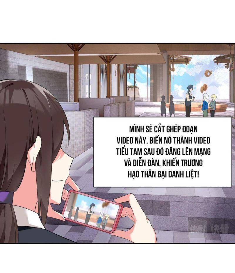 Tôi ở thế giới khác dựa dẫm vào phụ nữ
