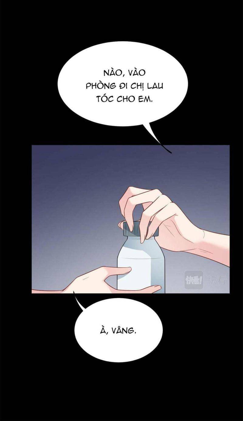 Tôi ở thế giới khác dựa dẫm vào phụ nữ