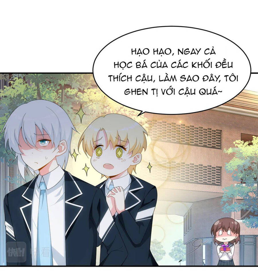 Tôi ở thế giới khác dựa dẫm vào phụ nữ
