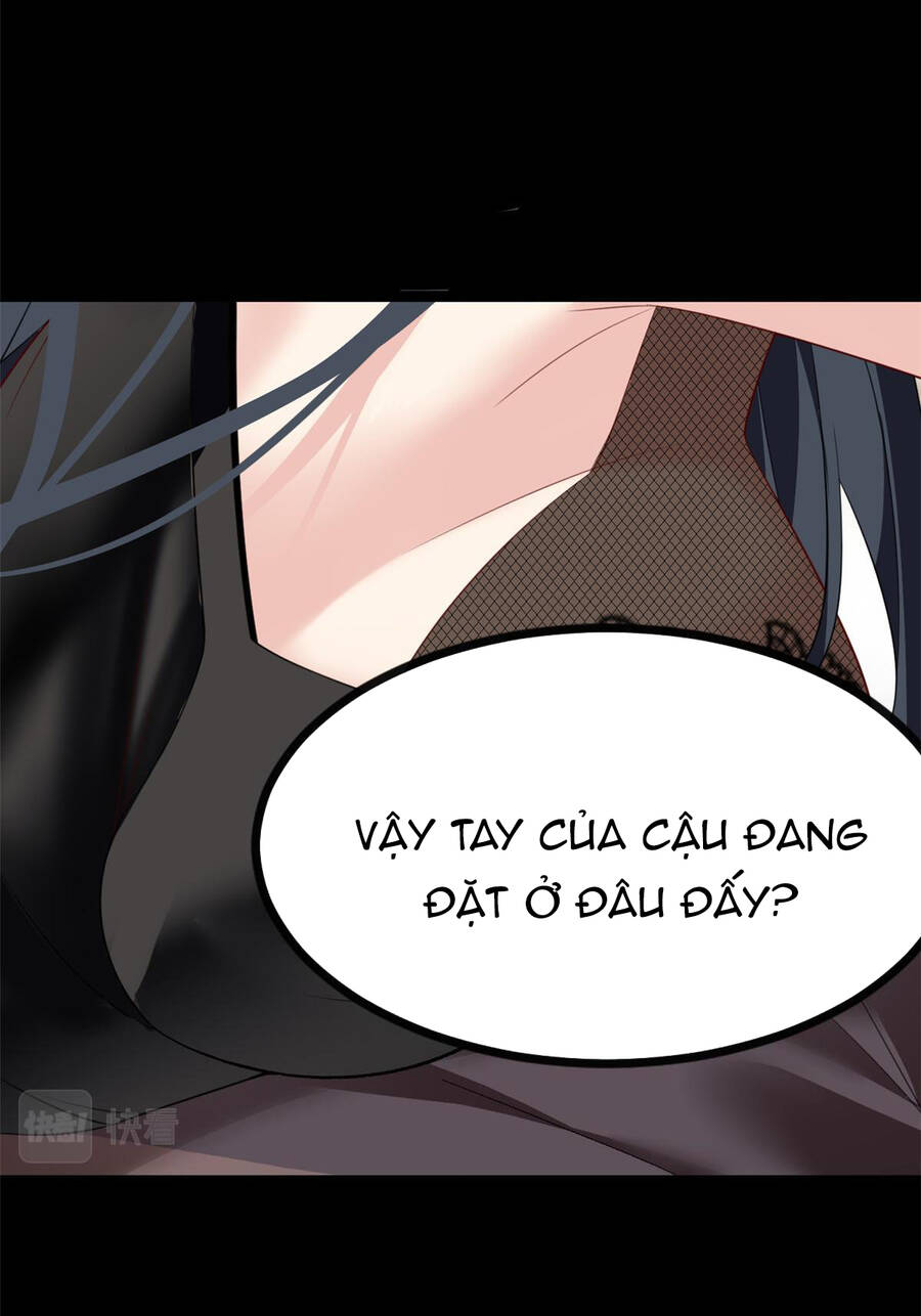 Tôi ở thế giới khác dựa dẫm vào phụ nữ